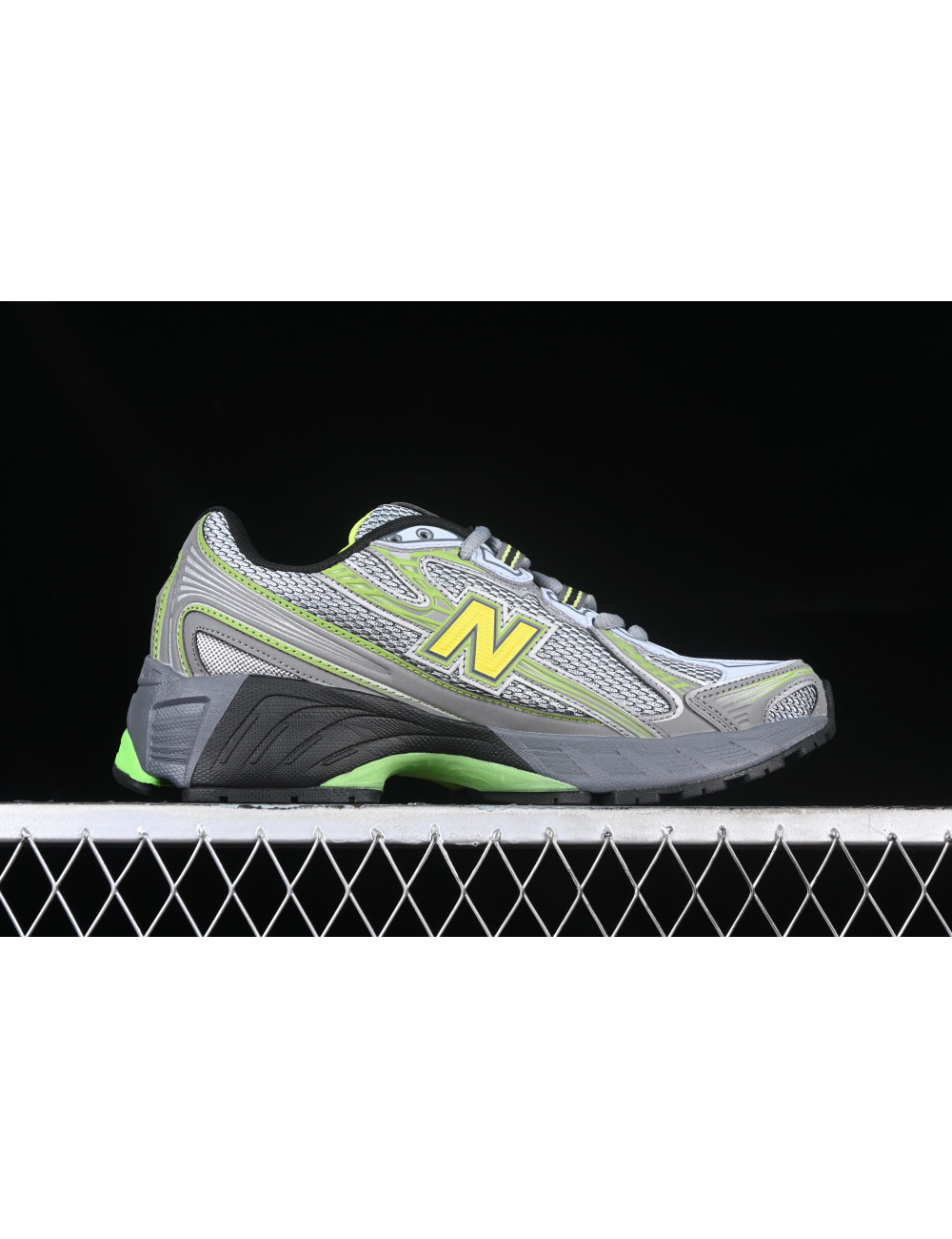 New Balance 740 MR740GB