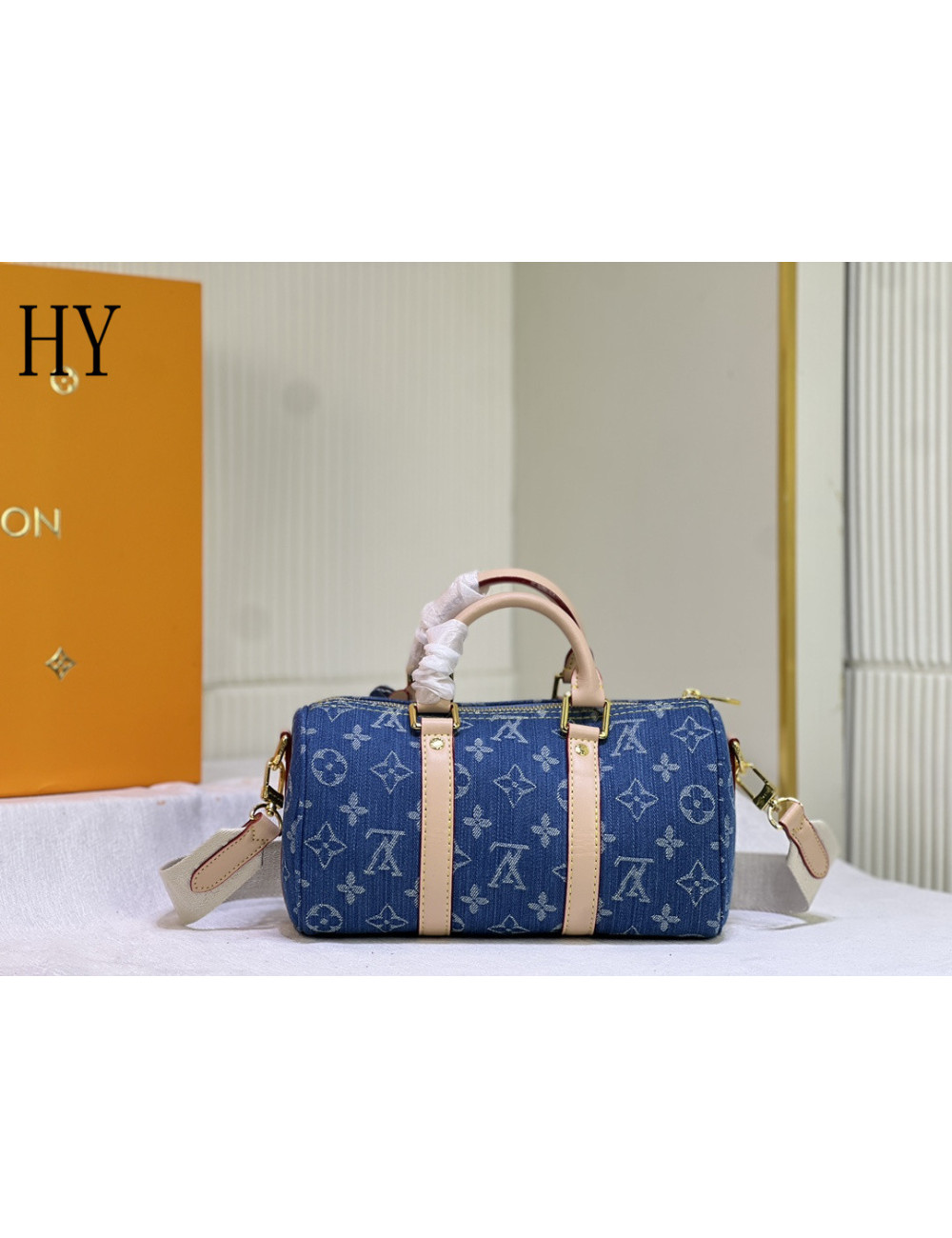 Louıs vuitton 250 x 150 x 110118032