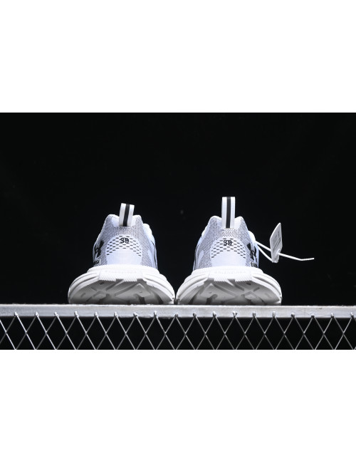 VG Under Armour x Balenciaga 3XL Sneakers 3 W3XUA9010