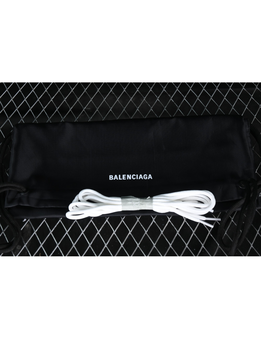 VG Balenciaga Track2 40 W3AE25711