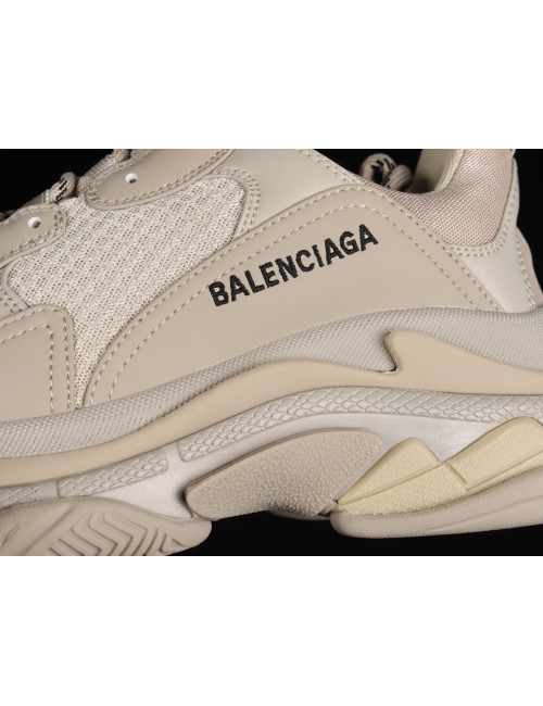 Balenciaga Triple S W2FW19700