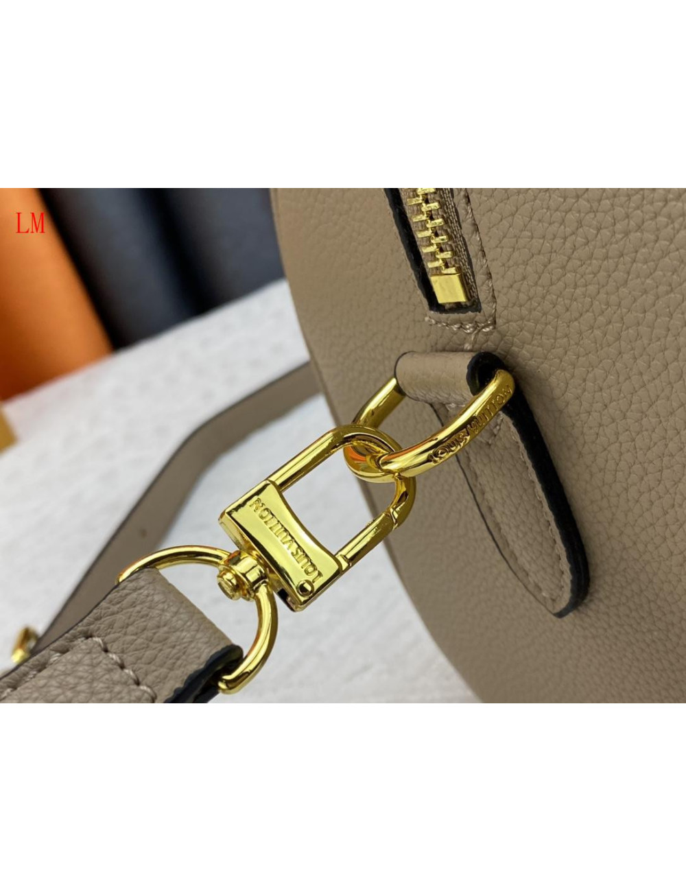 Louıs vuitton 241915118022