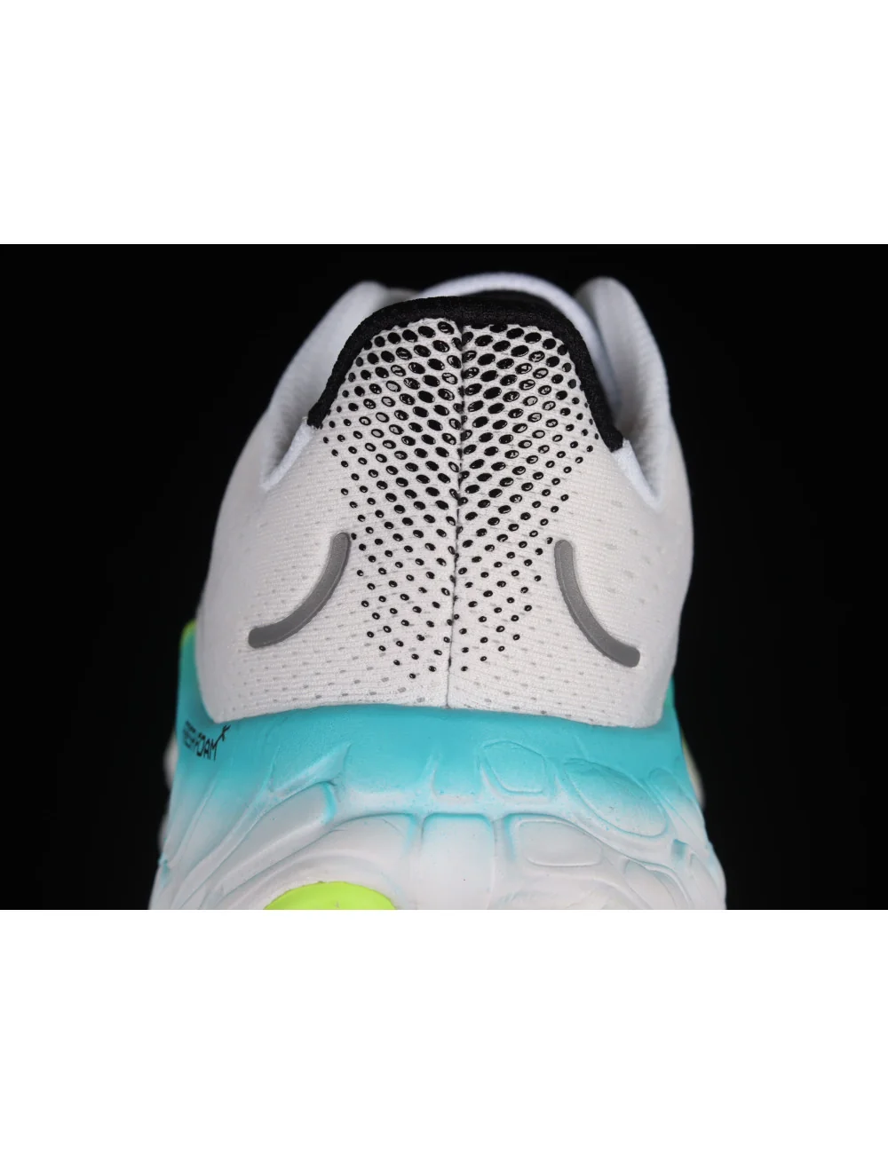 New Balance Fresh Foam x More V4 MMORWG4