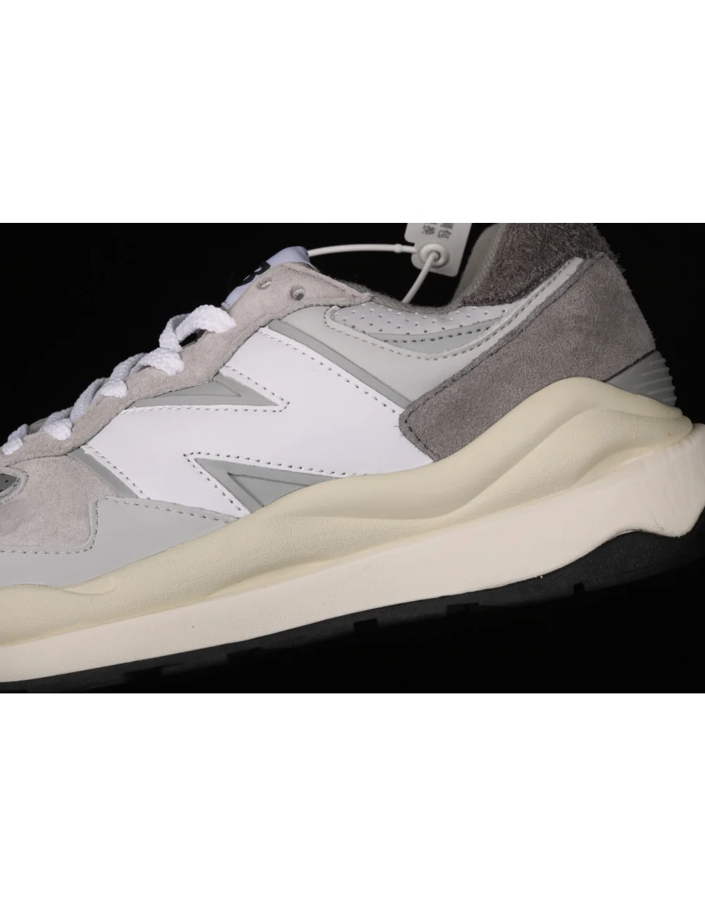 New Balance NB5740 M5740AT