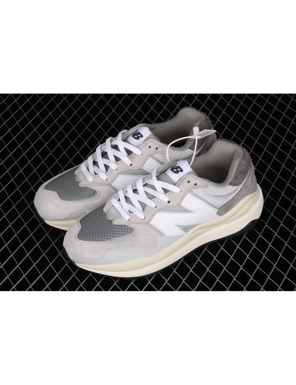 New Balance NB5740 M5740AT