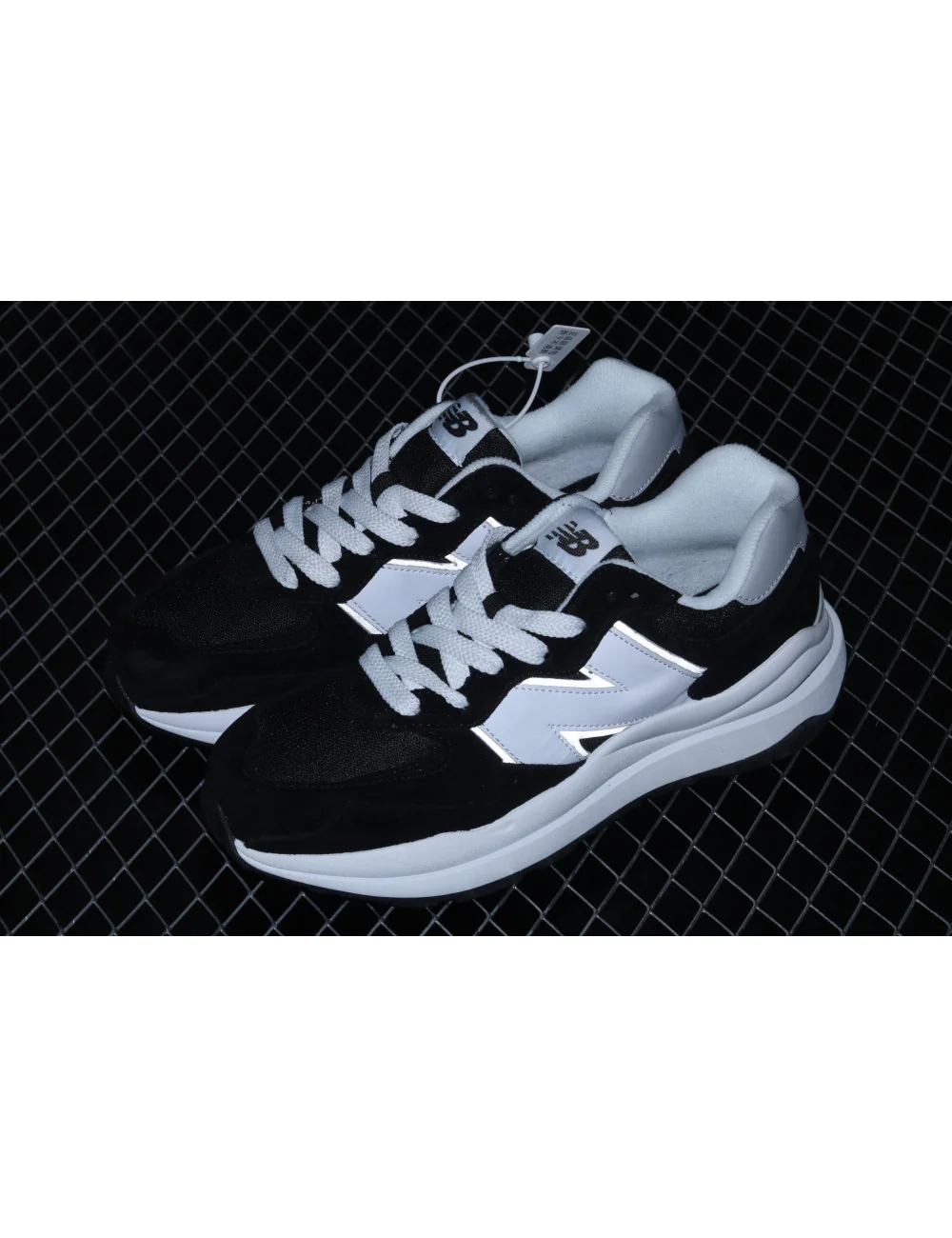 New Balance NB5740 M5740CB