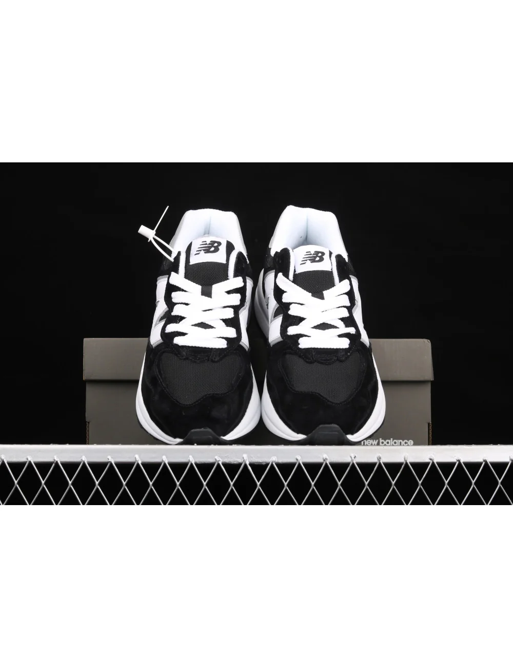 New Balance NB5740 M5740CB