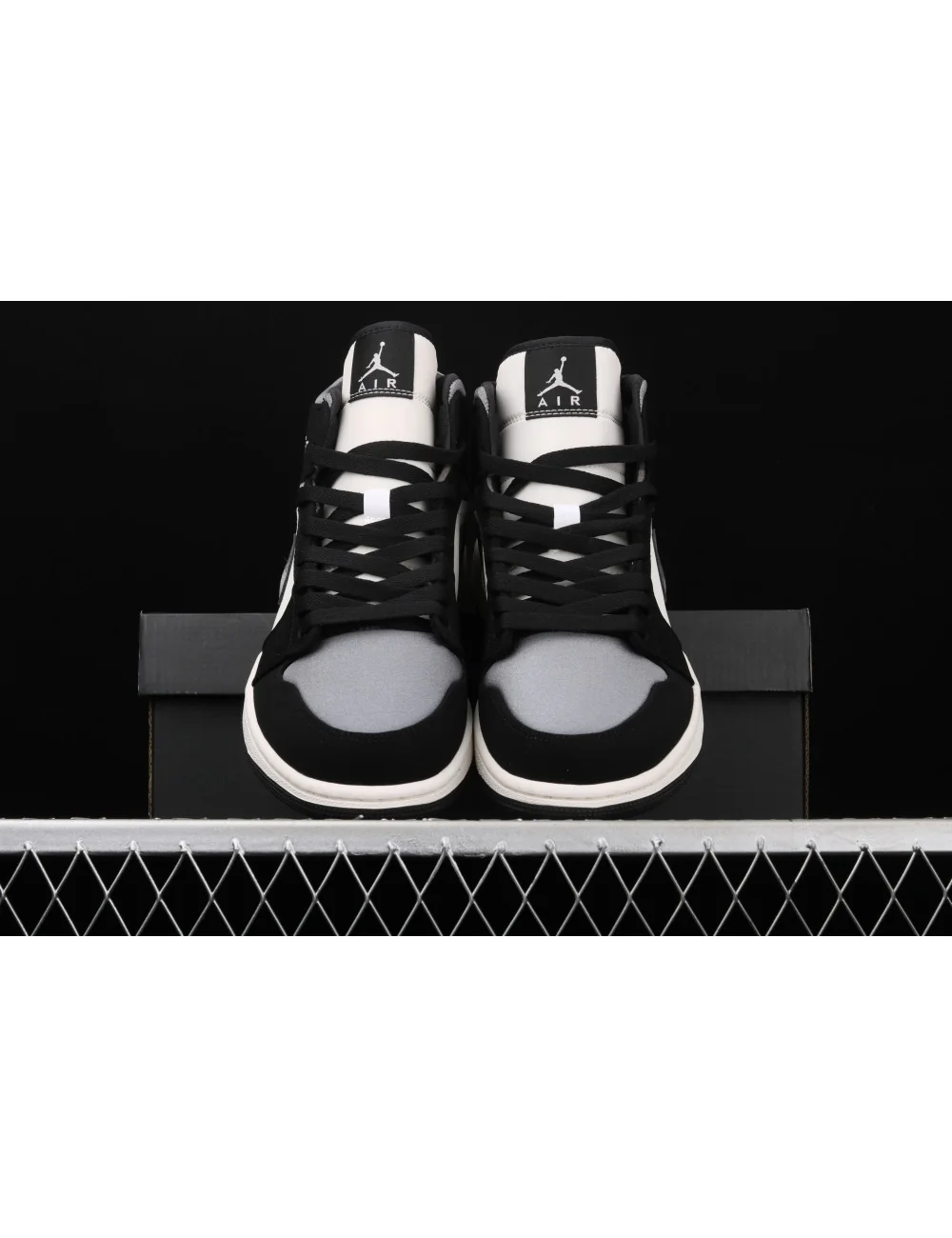 Air Jordan 1 Mid AJ1 1 852542011