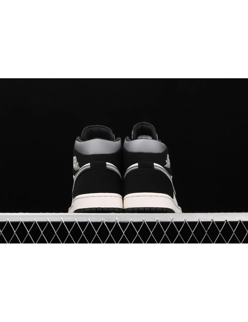 Air Jordan 1 Mid AJ1 1 852542011