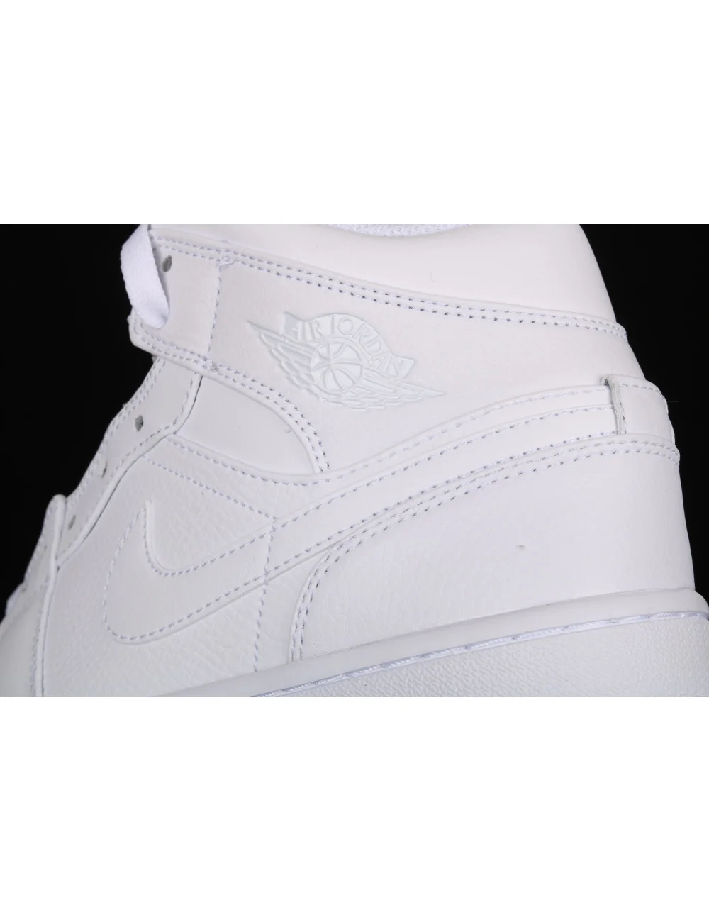 Air Jordan 1 Mid 554724109