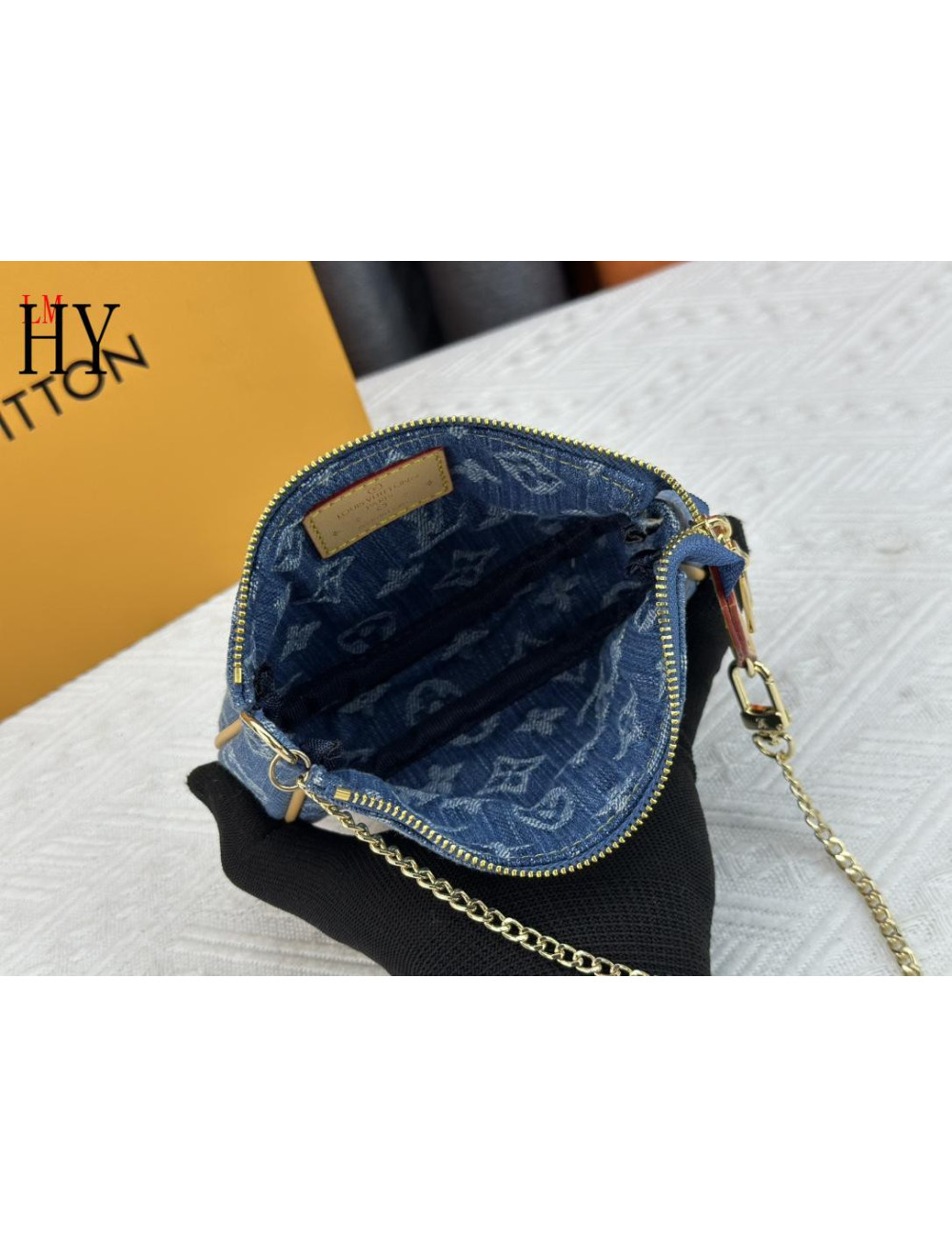 Louıs vuitton 155 x 105 x 4118031