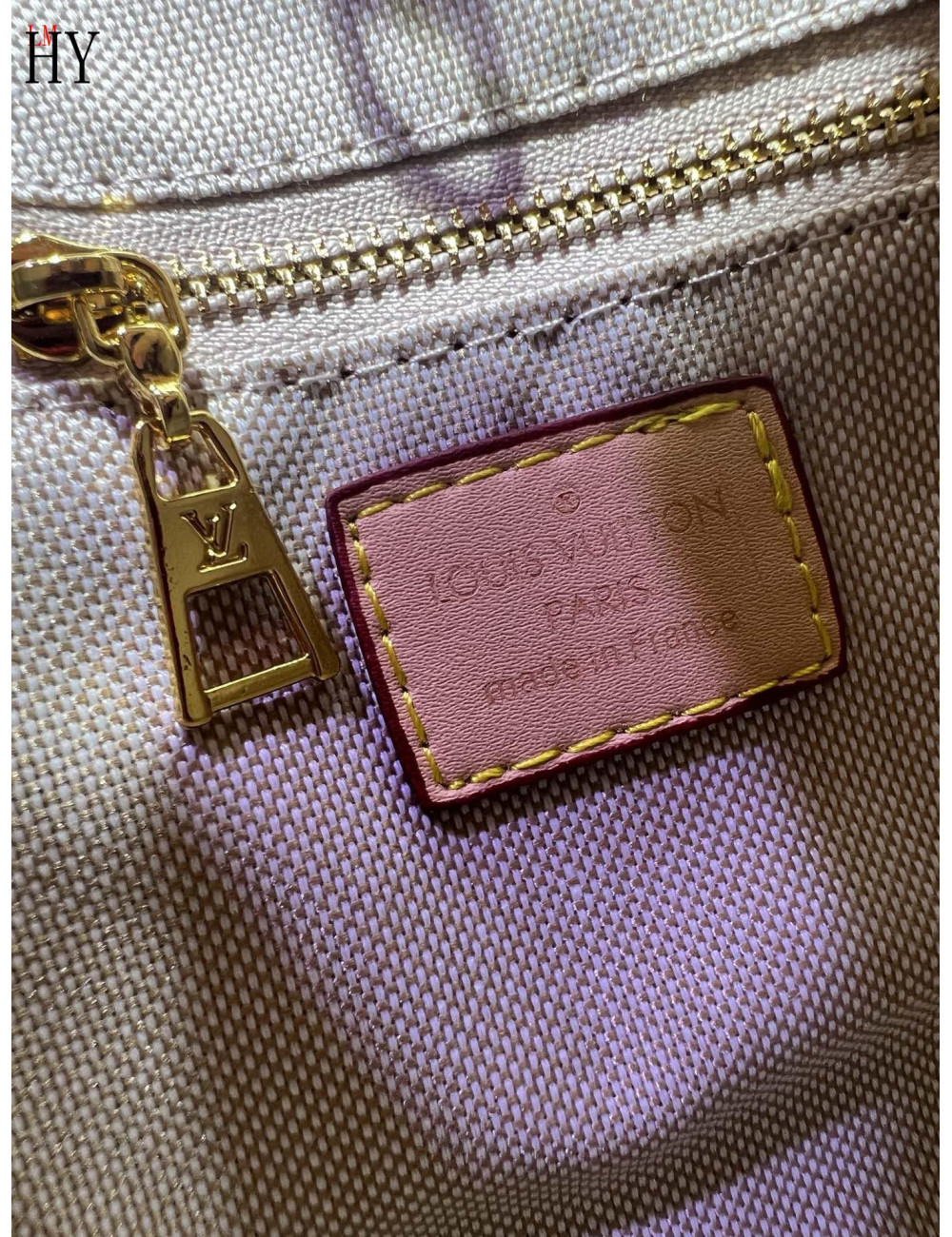 Louıs vuitton 2519115118042