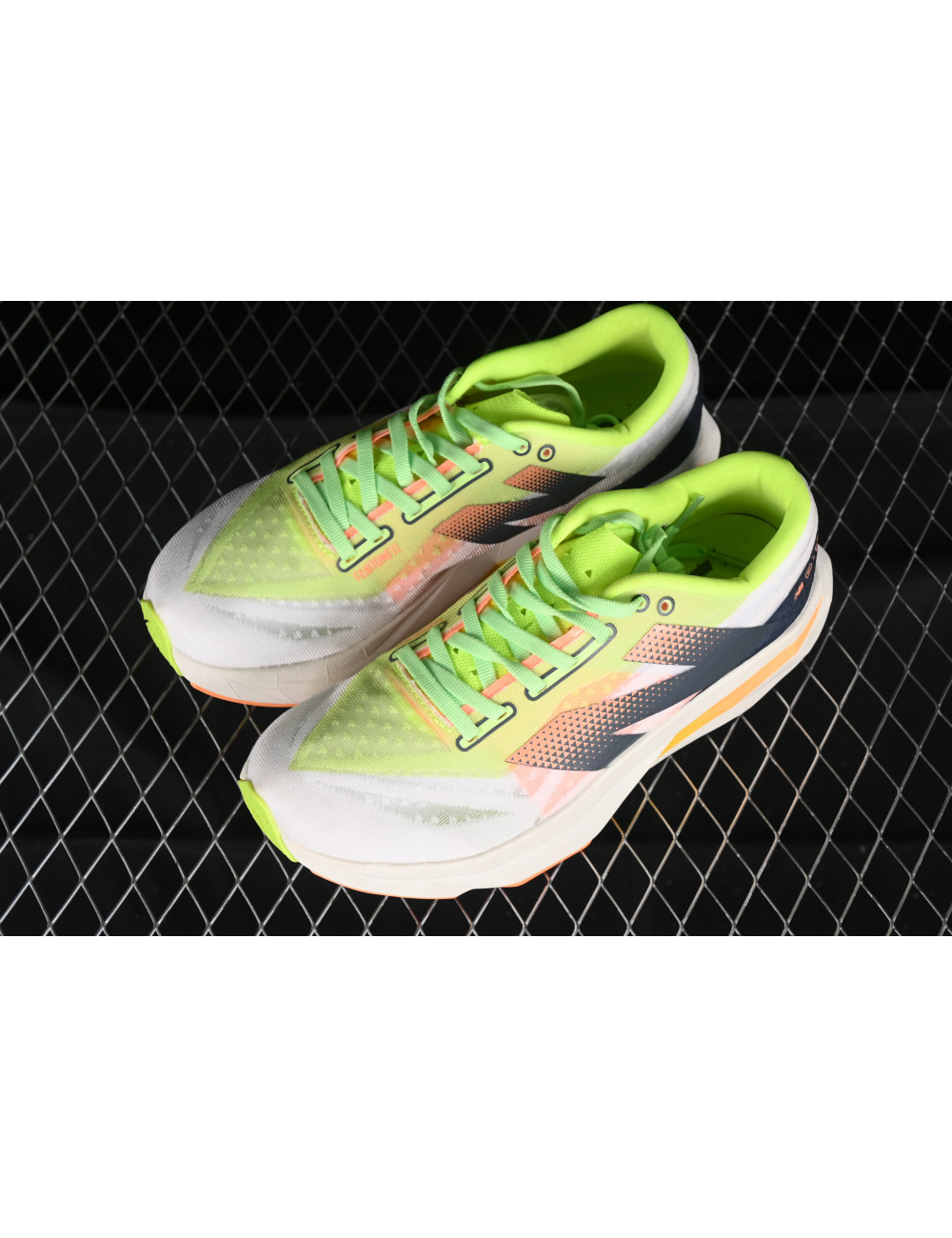 Y New Balance FuelCell Rebel V4 MRCELLA4