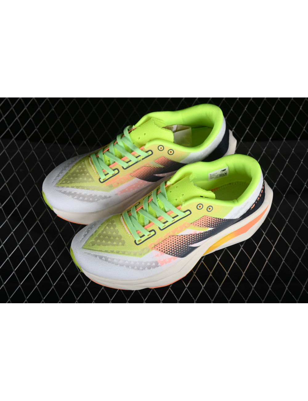 New Balance FuelCell Rebel V4 MFCXLL4