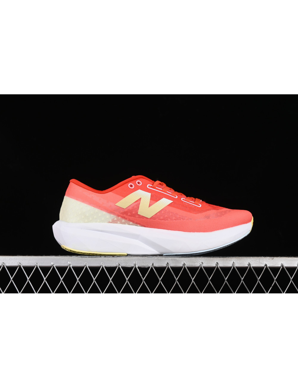 New Balance FuelCell Rebel V4 WFCXLR4