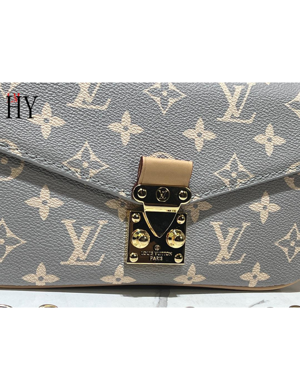 Louıs vuitton 2151356118032